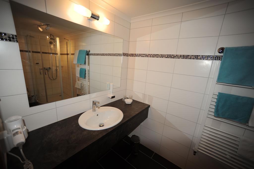 Hotel Post - Regionales Grosses Fruehstuecksbuffet - Auch Gf & Lf Scheidegg Room photo
